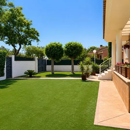 La Perla - Pool, Garden & Barbecue - Ac Casa de Férias
